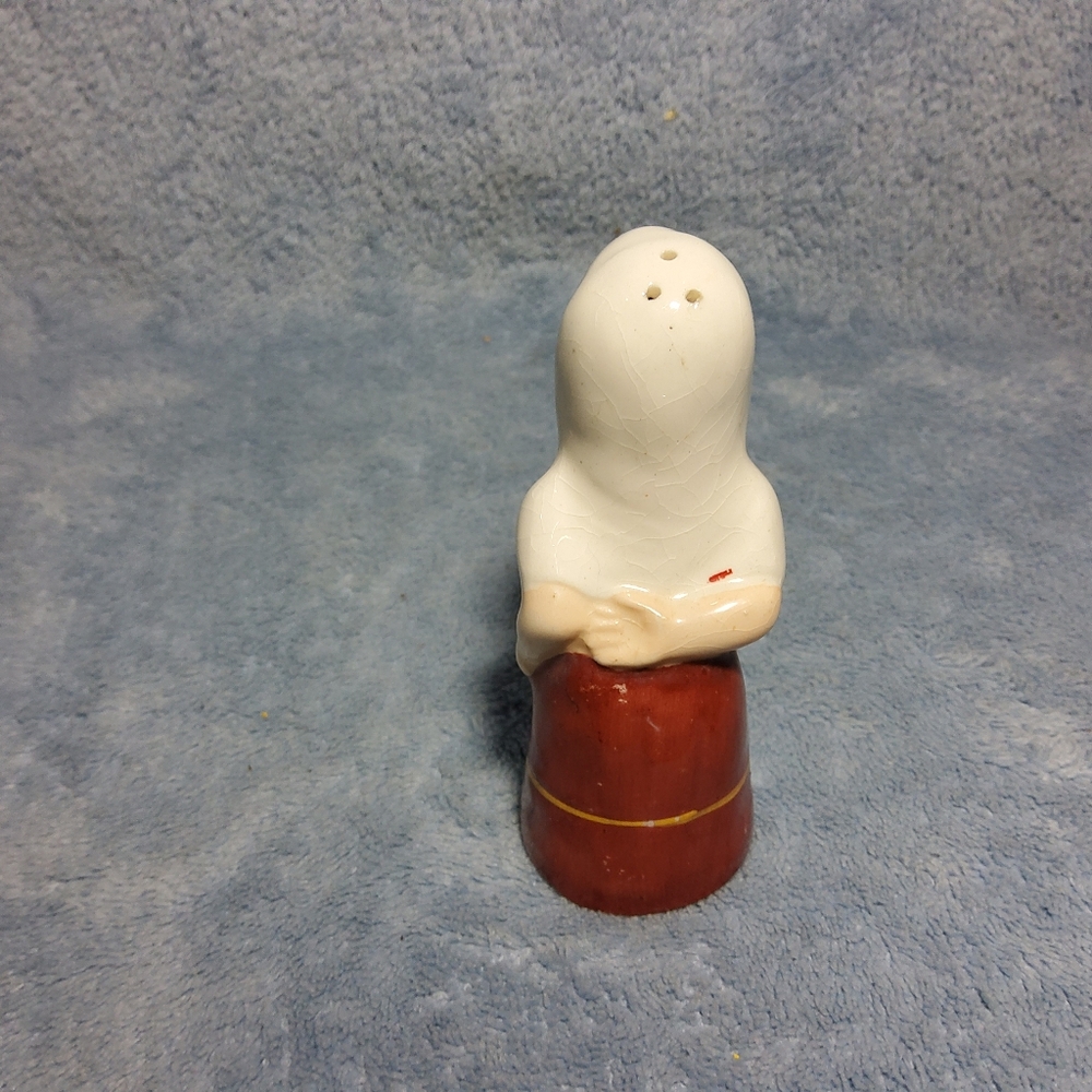 Vintage Napco National Potteries Kissing Couple Salt Shaker GIRL ONLY Replacemen - Picture 4 of 6